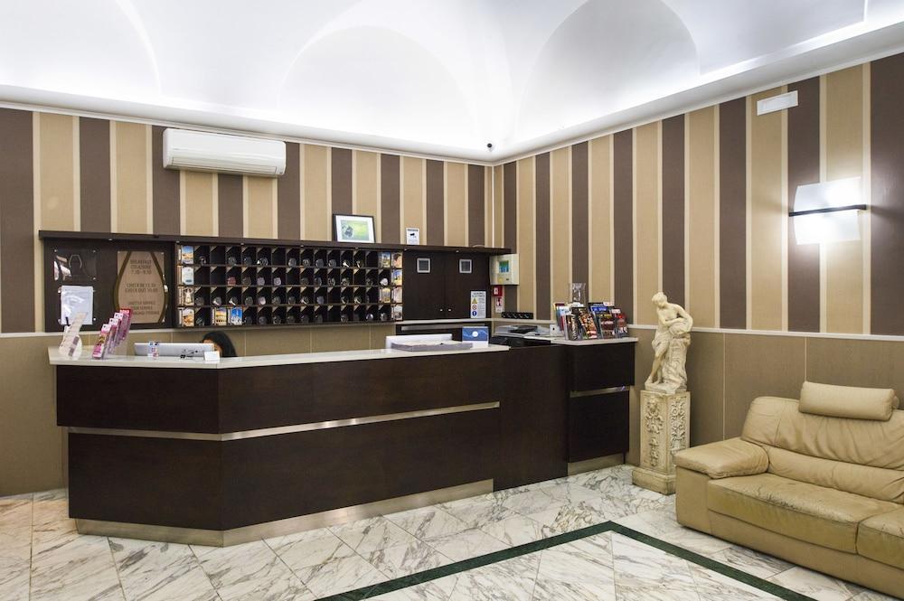 Acropoli Hotel 2*